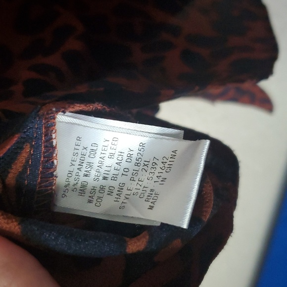She + Sky rust and blue cheetah print 2XL front tie blouse - Picture 9 of 9